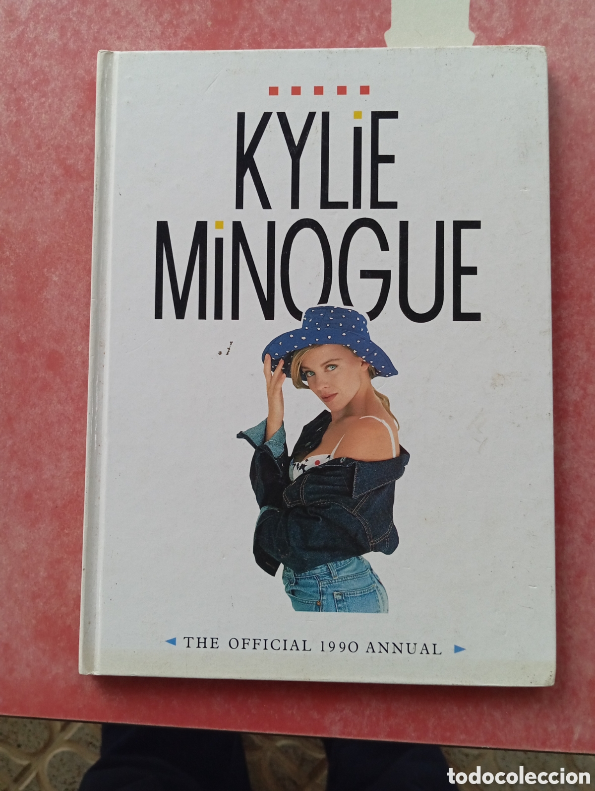 M&uacute;sica de colecci&oacute;n: LIBRO OFFICIAL 1990 ANNUAL KYLIE MINOGUE DEDICADO Y FIRMADO