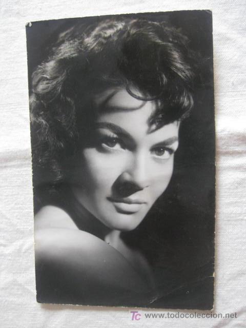 Photos of Singers: FOTOGRAFIA  CANTANTE  FOLKLORICA?
