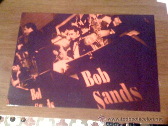 Fotos von Musikern: Postal de Bob Sands Band, saxofonista de jazz.