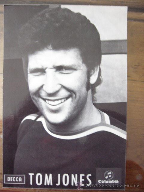 Fotos de Cantantes: TARJETA TIPO POSTAL CON DISCOGRAFIA EN EL DORSO.  TOM JONES.  DISCOS COLUMBIA