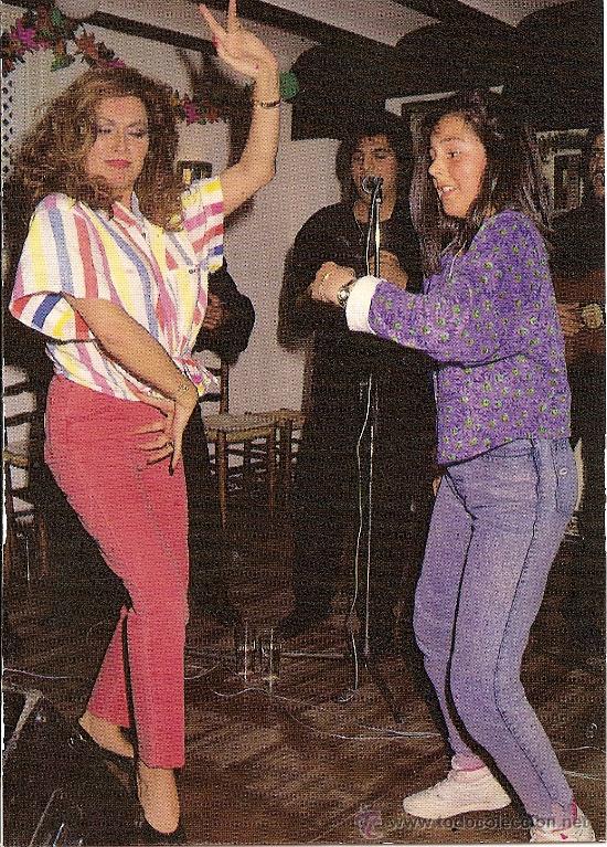Fotos de Cantantes: ROCIO JURADO BAILANDO CON SU HIJA-POSTAL