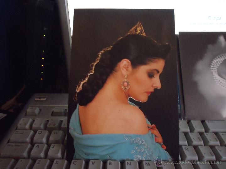 Foto di Cantanti: postal promocional de la cantante charo reina