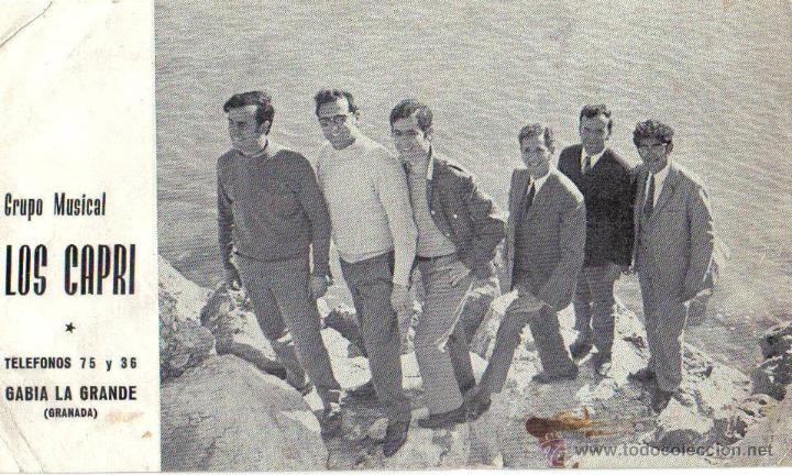 Fotos de Cantantes: LOS CAPRI - FOTO DEL GRUPO MUSICAL GRANADINO DE LOS A&Ntilde;OS 60 - DORSO FIRMADO POR EL GRUPO