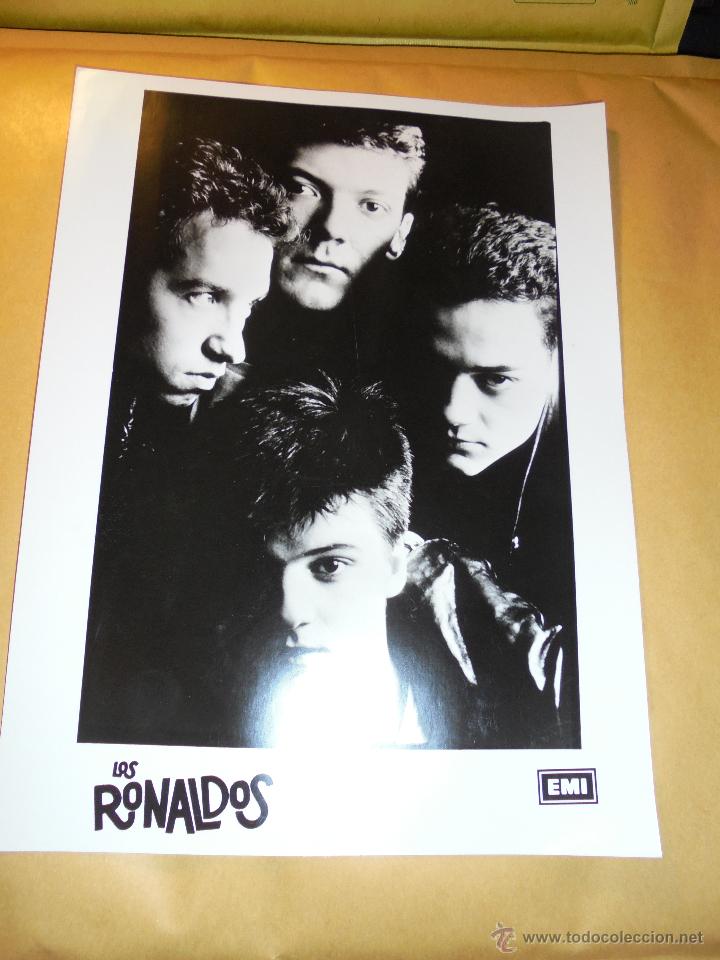 Photos of Singers: MUSICA - GRUPO LOS RONALDOS FOTO B/N PROMO FOTOGRAFIA ORIGINAL DE EPOCA - 24X18 CM.