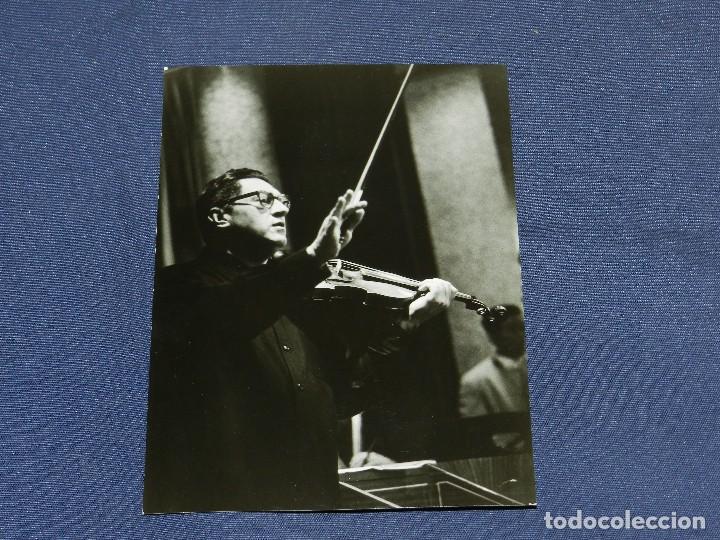 Photos of Singers: (M) VIOLINISTA , WOLFGANG SCHNEIDERHAN  FOTOGRAFIA PROMOCIONAL , 18 X 12'5 CM, BUEN ESTADO