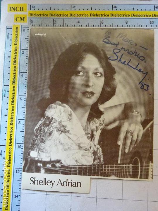 Photos de Chanteurs et Chanteuses: FOTO CON DEDICATORIA. M&Uacute;SICA. CANTANTE ARTISTA ? ADRIAN SHELLEY. 1259