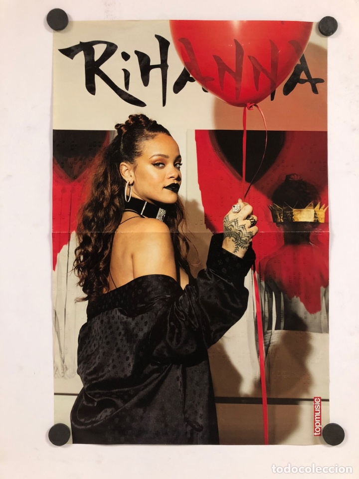 Fotos de cantantes: RIHANNA - POSTER REVISTA TOPMUSIC - 28,5 x 44 cms.(PARTE POSTERIOR AURYN).