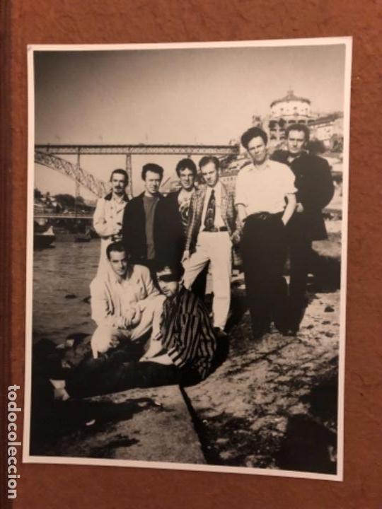 Fotos de Cantantes: THE POGUES. FOTOGRAF&Iacute;A PROMOCIONAL EN B/N, A&Ntilde;OS 80. 18 x 24 cms.