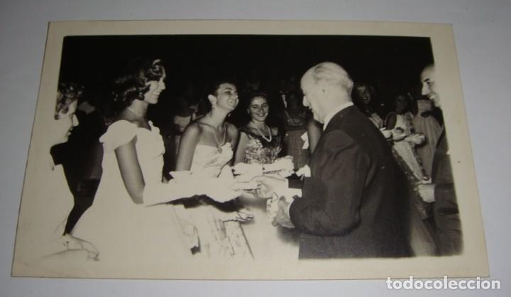 Photos of Singers: FOTOGRAF&Iacute;A ENTREGA DE PREMIOS DIOSA O DAMA DE LAS FIESTAS T&Iacute;PICAS GADITANAS 1958. CADIZ.