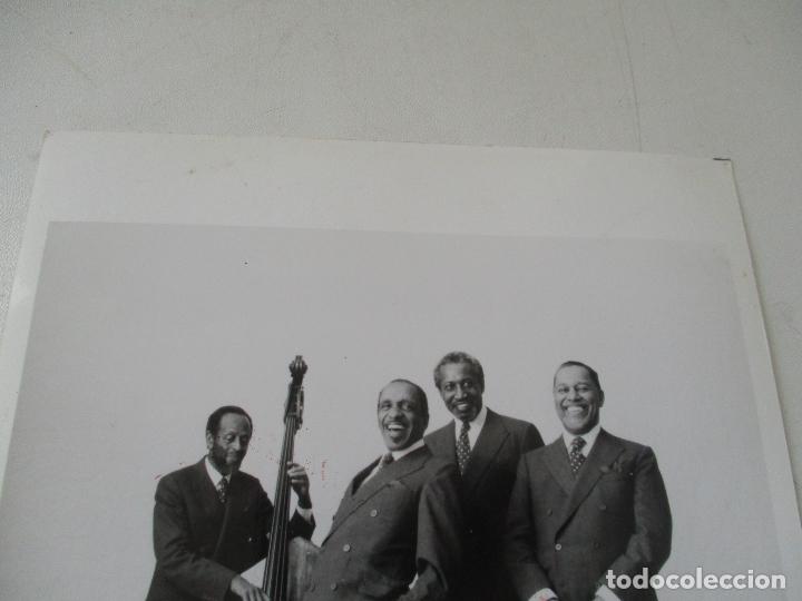 Photos de Chanteurs et Chanteuses: FOTO DE: MODERN JAZZ QUARTET-25 X 20 CM.