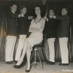 1963 Conchita Pérez de Soto con su conjunto de Música Moderna 13x18 cm