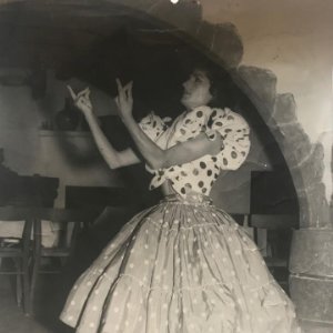Paquita Flores. Baile flamenco 24x18,1 cm