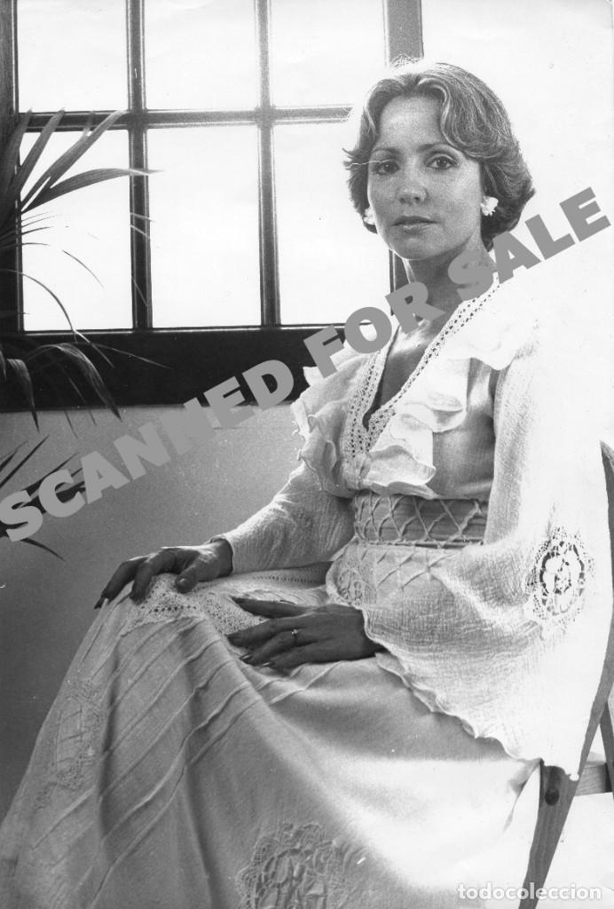 Photos of Singers: DOVA. Foto original.
