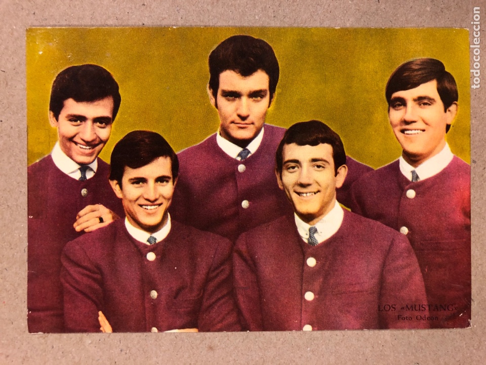 Fotos von Musikern: LOS MUSTANGS. ANTIGUA FOTOGRAF&Iacute;A TARJETA. FOTO ODE&Oacute;N. 10,5 x 15 Cms.