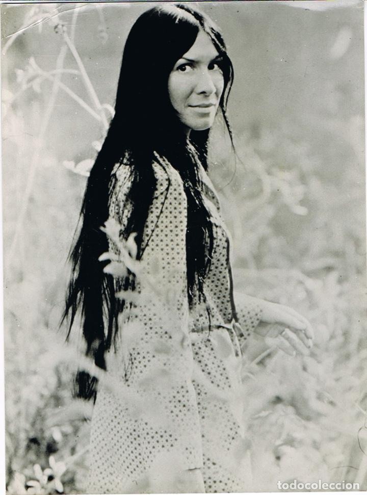 Fotos von Musikern: BUFFY SAINTE-MARIE FOTOGRAF&Iacute;A ORIGINAL