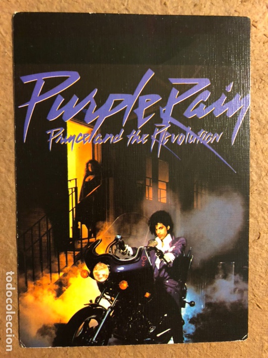 Photos de Chanteurs et Chanteuses: PRINCE AND THE REVOLUTION &ldquo;PURPLE RAIN&rdquo; (1984). POSTAL SIN CIRCULAR.
