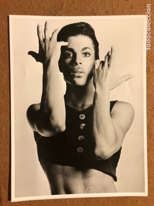 Photos of Singers: PRINCE. FOTOGRAF&Iacute;A PROMOCIONAL EN B/N DE LOS A&Ntilde;OS 80.