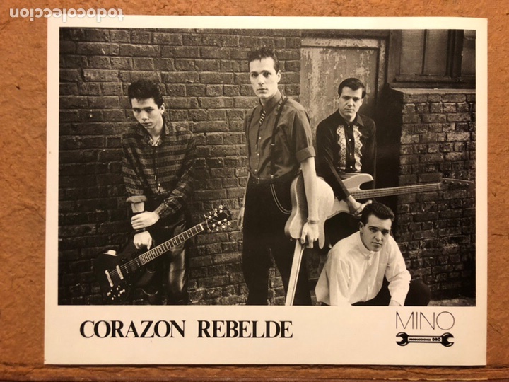 Photos of Singers: CORAZ&Oacute;N REBELDE. FOTOGRAF&Iacute;A EN B/N PROMOCIONAL BANDA CHILENA ROCKABILLY