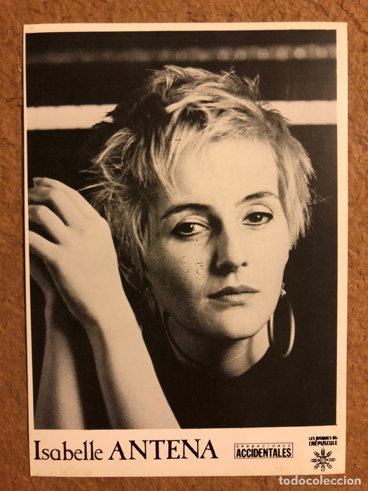 Photos de Chanteurs et Chanteuses: ISABELLE ANTENA. FOTOGRAF&Iacute;A PROMOCIONAL DISCOGR&Aacute;FICA GRABACIONES ACCIDENTALES