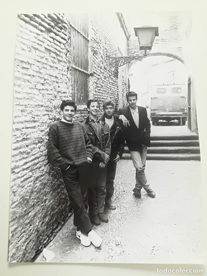 Photos de Chanteurs et Chanteuses: PARACHOKES // FOTOGRAFIA ORIGINAL PROMOCION POLYGRAM 1990 //GRAN TAMA&Ntilde;O 22.5X30.5cm// ROCK SEVILLANO