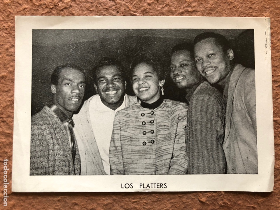 Photos de Chanteurs et Chanteuses: LOS PLATTERS &ldquo;EL GRAN SIMULADOR&rdquo; (1960). FOTOGRAF&Iacute;A EN PAPEL OBSEQUIO REVISTA FLORITA.