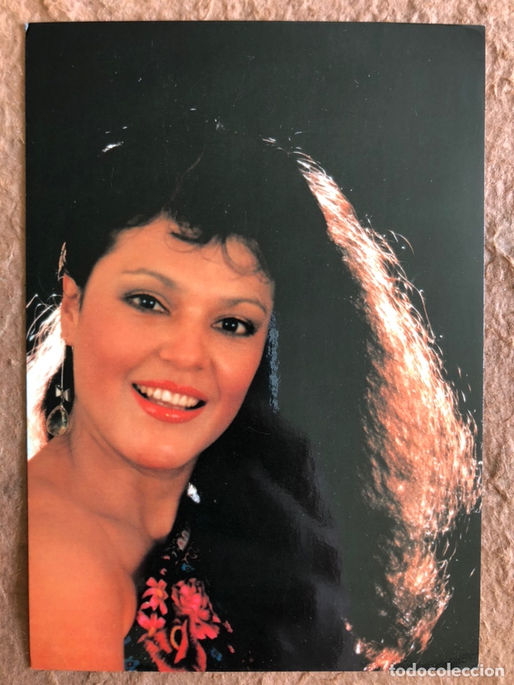 Fotos de Cantores: GLADYS MERCADO. TARJETA PROMOCIONAL DE LA CANTANTE.