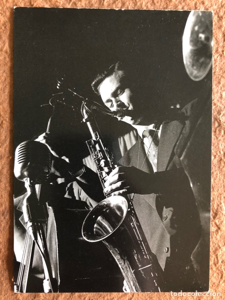 Fotos von Musikern: STAN GETZ, BIRDLAND NY (1949). POSTAL SIN CIRCULAR BY HERMAN LEONARD.