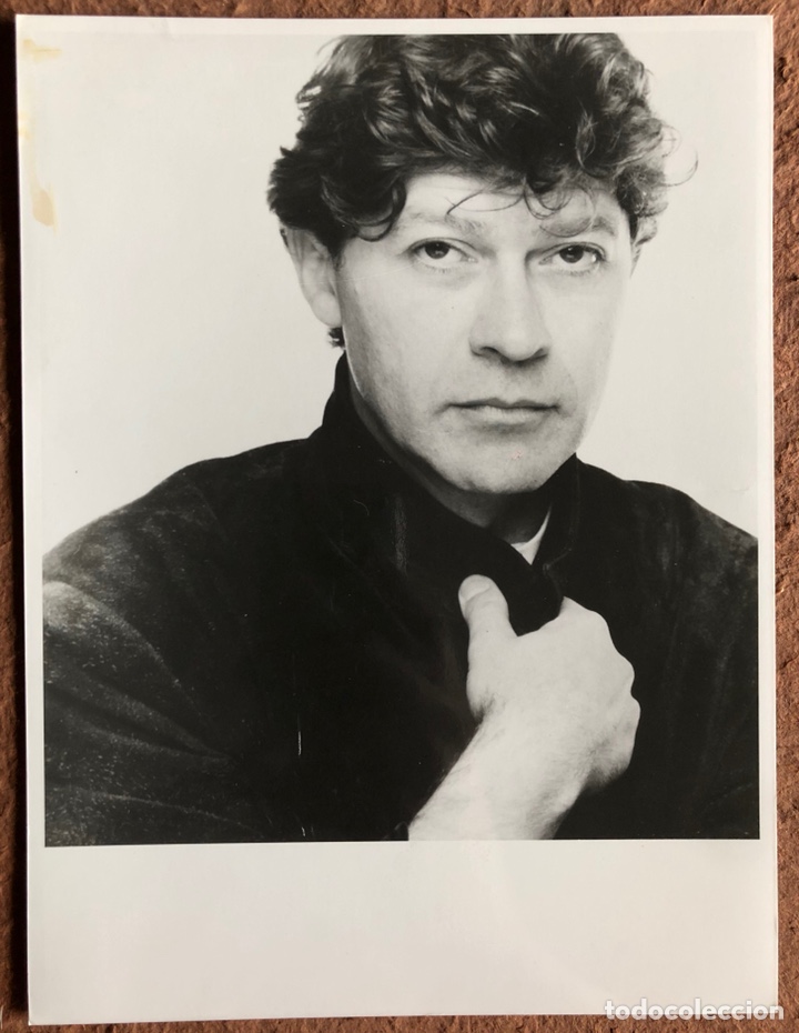 Photos of Singers: ROBBIE ROBERTSON &ldquo;THE BAND&rdquo;. FOTOGRAF&Iacute;A ORIGINAL PROMOCIONAL EN B/N.