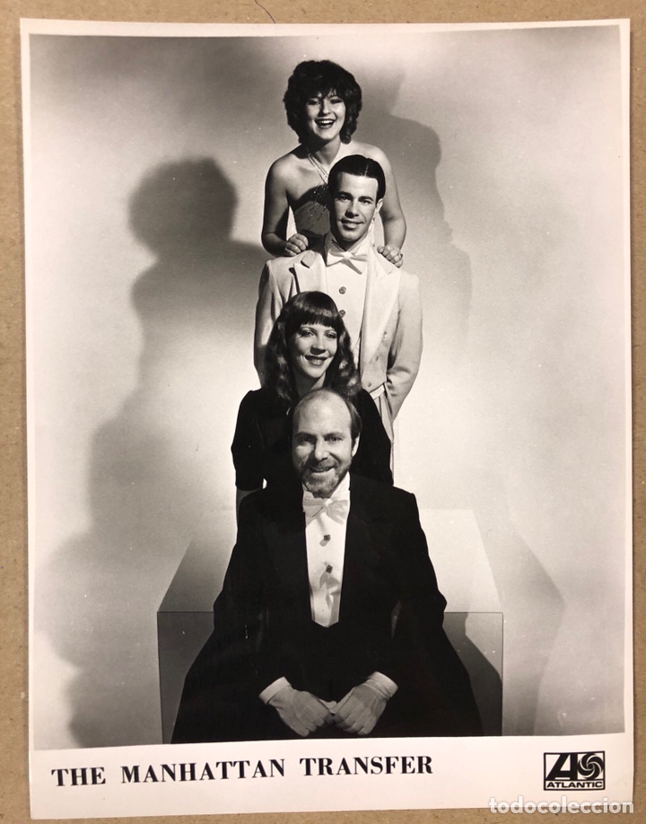 Fotos de cantantes: THE MANHATTAN TRANSFER. FOTOGRAF&Iacute;A ORIGINAL PROMOCIONAL DISCOGR&Aacute;FICA ATLANTIC RECORDS (A&Ntilde;OS 80).