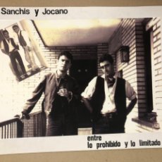 Fotos de Cantantes: SANCHÍS Y JOCANO. CARTEL PROMOCIONAL SINGLE “ENTRE LO PROHIBIDO Y LO LIMITADO” (1992).. Lote 216568671