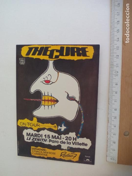 Fotos de cantantes: POSTAL THE CURE. ON TOUR. LE ZENITH PARC DE LA VILLETTE. FRANCE. A-C 215. SIN CIRCULAR. POST CARD