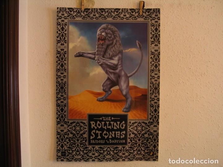 Fotos de Cantantes: THE ROLLING STONES POSTER ORIGINAL BRIDGES TO BABYLON VIRGIN 76X51