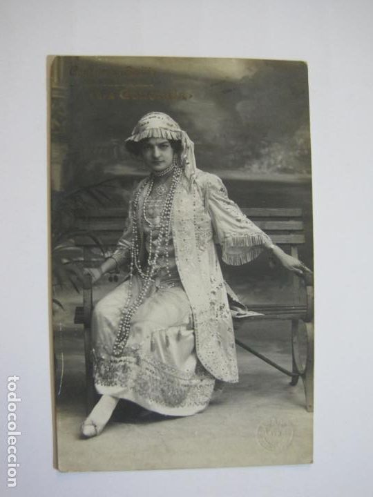 Photos de Chanteurs et Chanteuses: CONSUELO BAILLO-LA GENERALA-FOTOGRAFICA-SELLO EN SECO AMADEO-POSTAL ANTIGUA-(75.675)