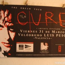 Fotos de Cantantes: THE CURE CARTEL ORIGINAL VALENCIA 2000 GIRA DREAM TOUR 68X98. Lote 403354324