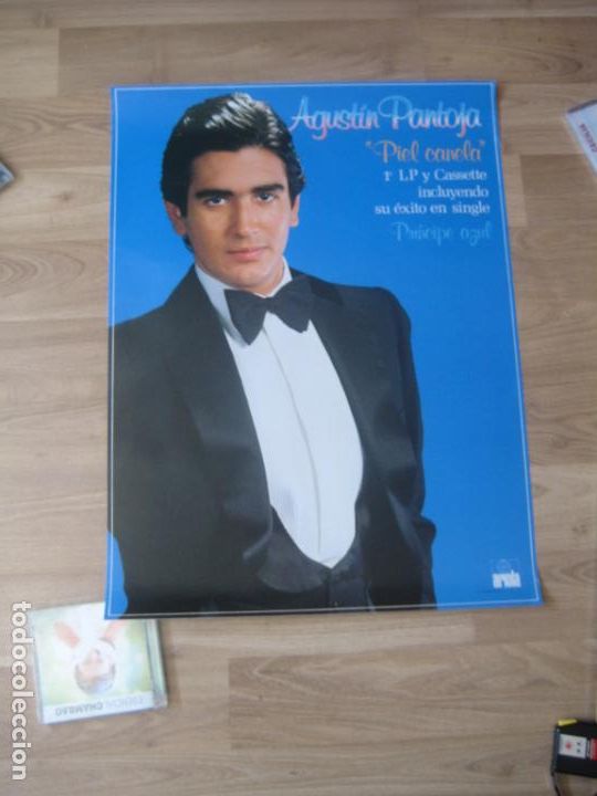 Photos of Singers: POSTER CARTEL OFICIAL COMPA&Ntilde;IA - 50 cms x 68 CMS - AGUSTIN PANTOJA - MELODICA POP 80'S