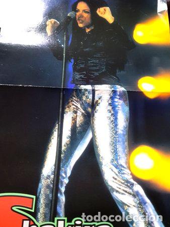 Fotos de Cantantes: shakira poster eres
