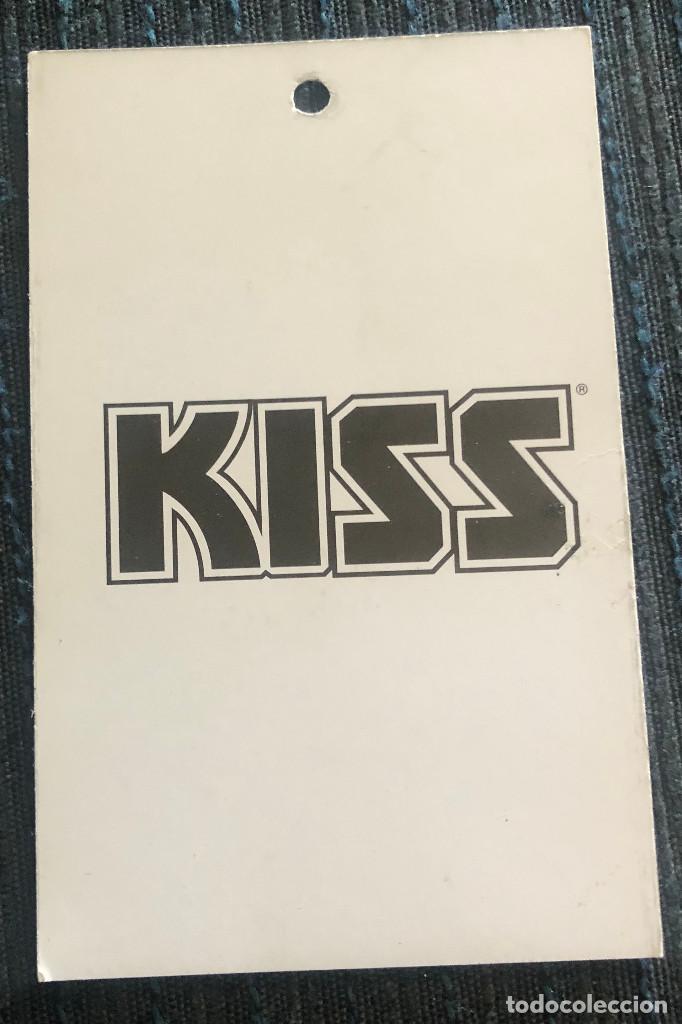 Fotos von Musikern: Etiqueta de art&iacute;culo de merchandaising del grupo de hard rock Kiss. Logo. Nuevo.