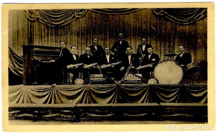 Photos of Singers: Orquesta a Identificar a&ntilde;os 40? con instrumentos Maspacher - 140x90 mm.