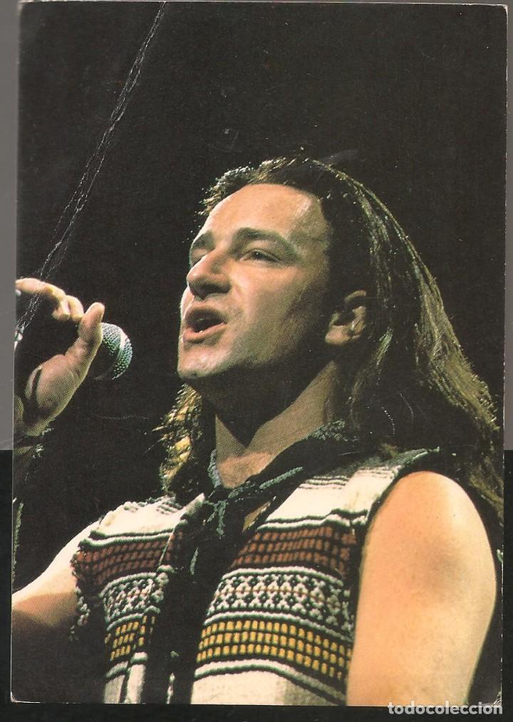 Fotos de Cantantes: .02774 postal musicos,BONO U2, sin escribir, doblez marcada ... nnni