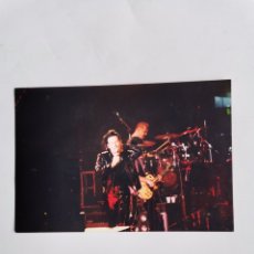 Fotos de Cantantes: FOTOGRAFIA DEL GRUPO U2 BONO EN CONCIERTO AÑOS 90. Lote 301540488