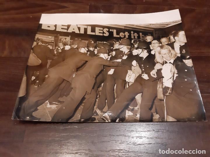 Fotos de cantantes: THE BEATLES FOTO DE PRENSA ESTRENO LET IT BE 1970 T.V. TIMES (GBM)