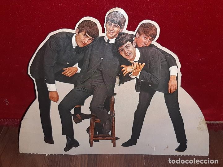 Fotos de cantantes: THE BEATLES DISPLAY DE CART&Oacute;N MEDIDAS 25 X 18 CMS (GBM)