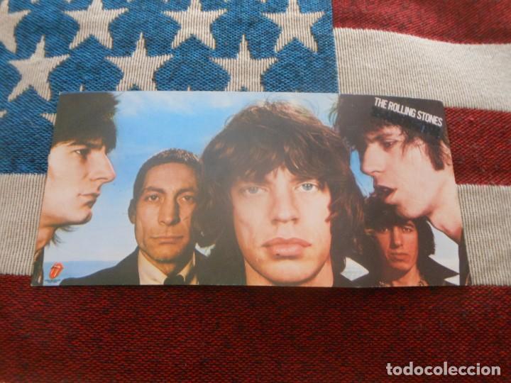 Fotos de Cantantes: THE ROLLING STONES - TARJETA POSTAL 1976 CON DISCOGRAFIA - ESTA RECORTADA