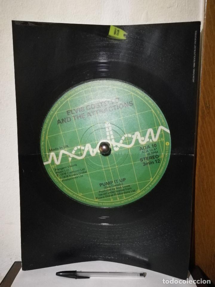 Fotos von Musikern: CARTEL ORIGINAL -A3- VINILO Elvis Costello & The Attractions - MUSICA - Pump It Up