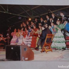 Fotos de Cantantes: GRAN FOTO DE GRUPO MUSICAL , CORO ROCIERO O DE SEVILLANAS .... 15 X 21,5 CM. Lote 353313004
