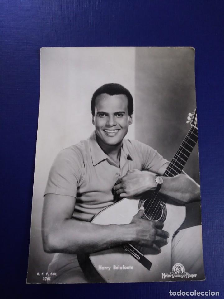Photos of Singers: Foto postal de HARRY BELAFONTE (Metro Goldwyn Mayer)