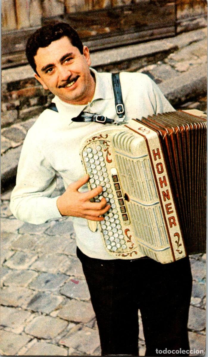 Fotos de Cantantes: Lucien Attard -Acordeonista Franc&eacute;s Nacido en Argelia- Acorde&oacute;n Hohner - Publistar n&ordm; 959 - 148x86mm