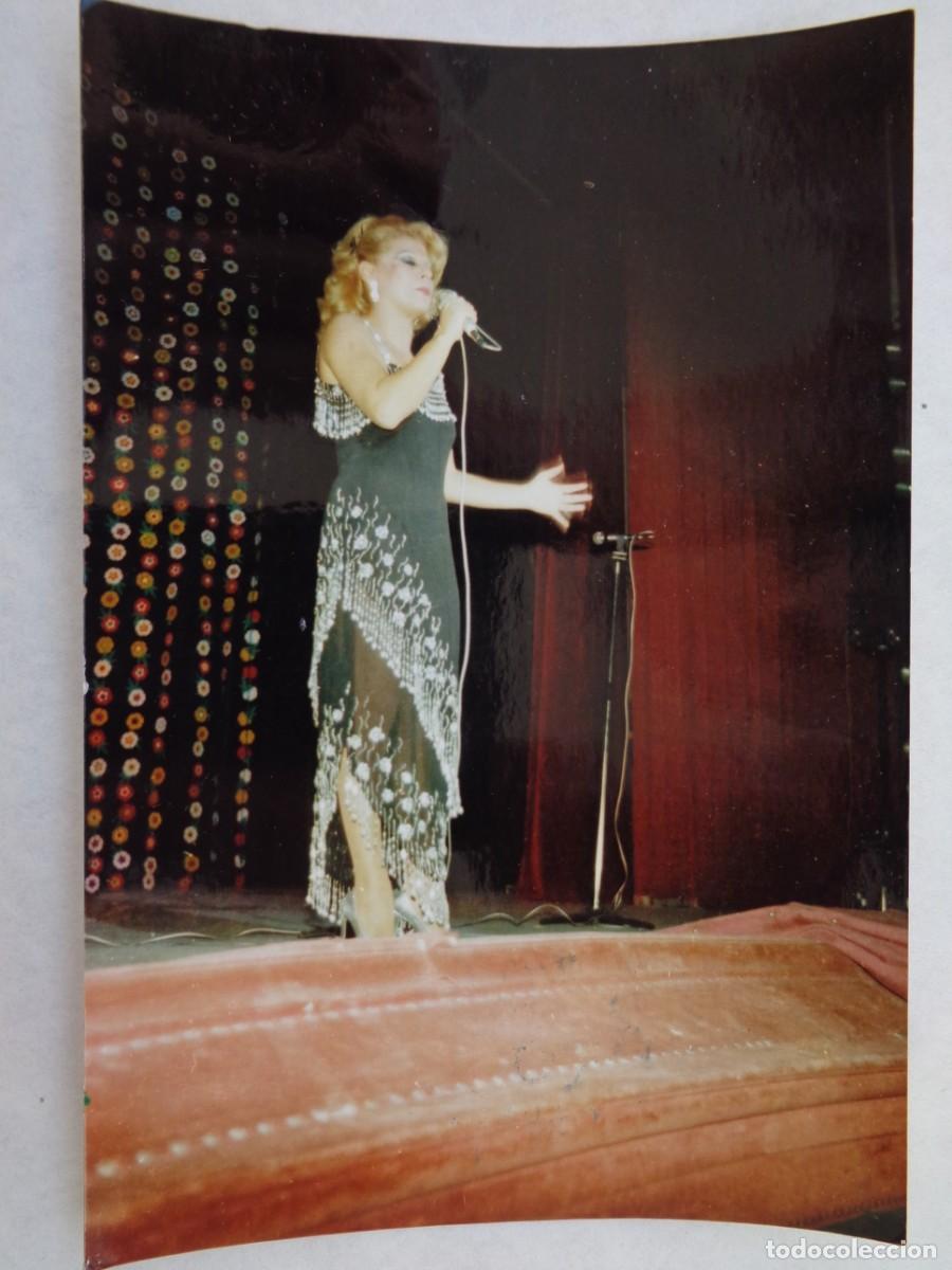 Fotos von Musikern: FOTO ORIGINAL DE LA CANTANTE CARMEN FLORES EN ACTUACION