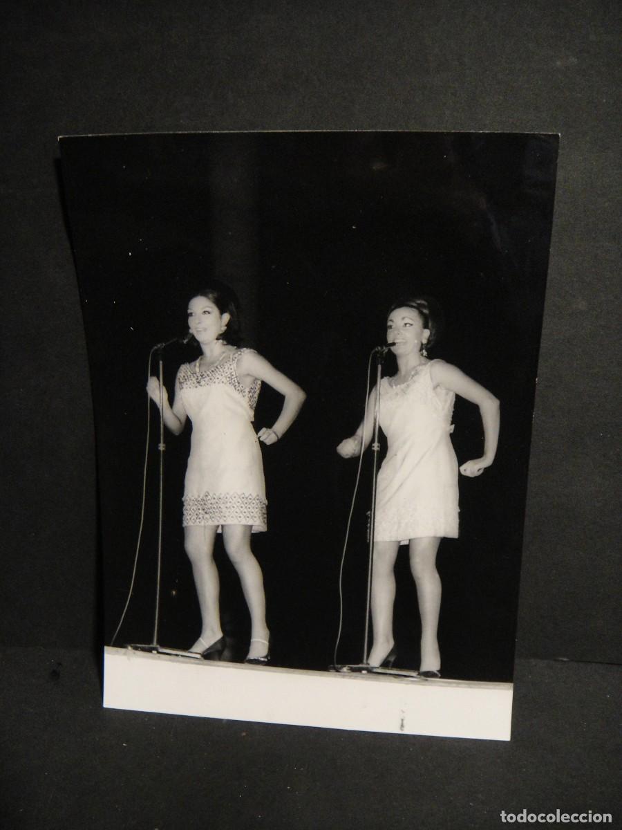 Fotos de Cantantes: carmina serra y maria jose - artistas de variedades - foto matarranz - barcelona