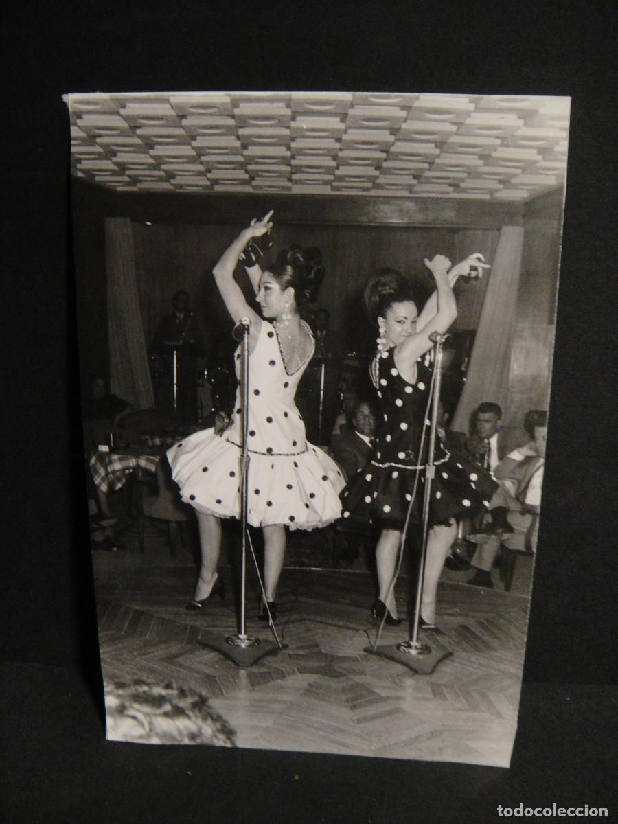 Fotos de Cantantes: carmina serra y maria jose - artistas de variedades - foto isidoro - valencia